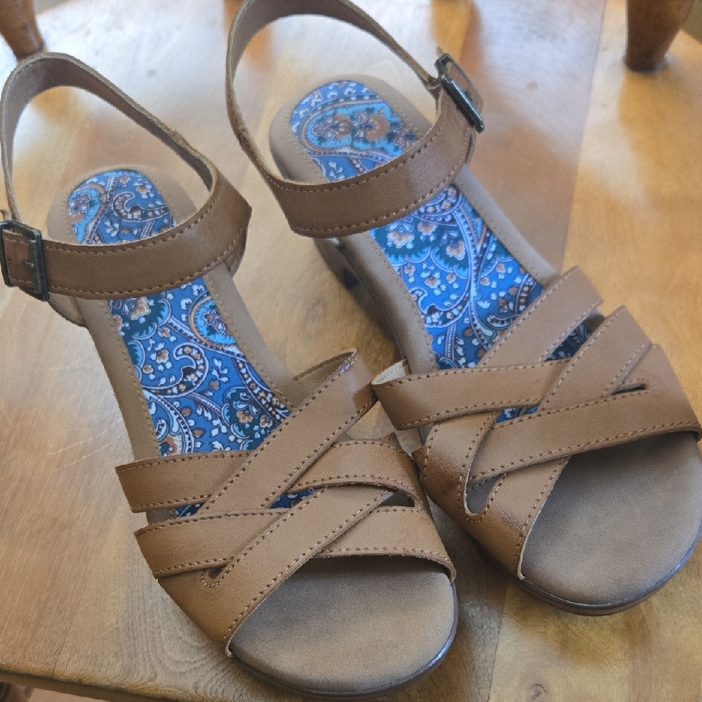B.o.c Brown Strappy Leather Sandals